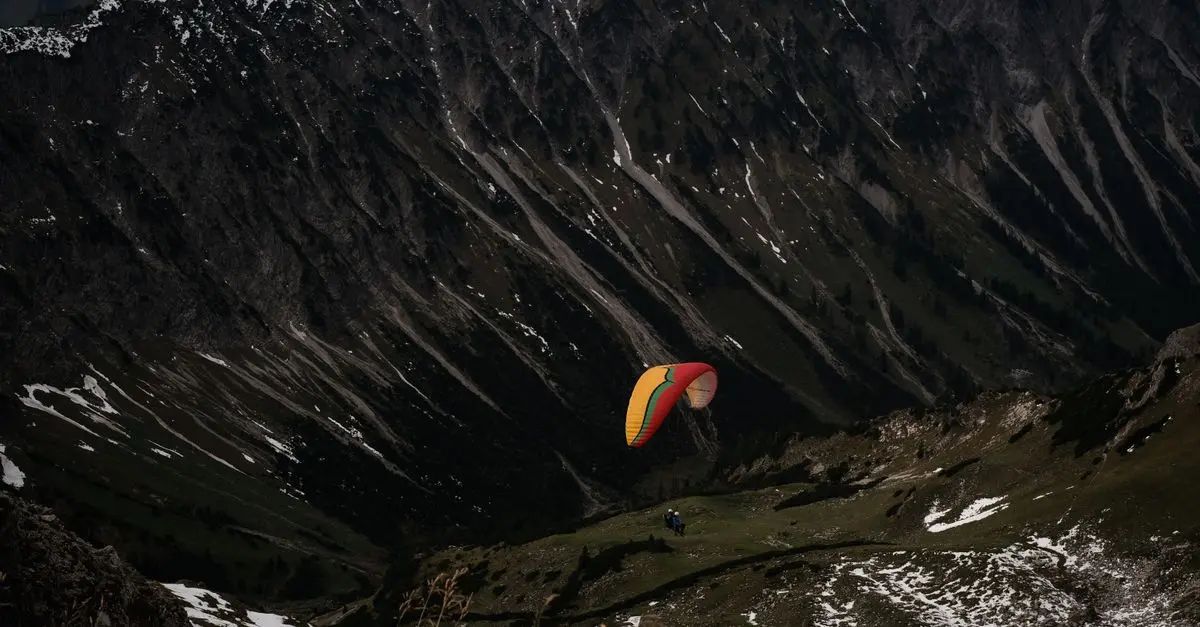 Comparatif : Parapente vs Parachute - Lequel Choisir ?