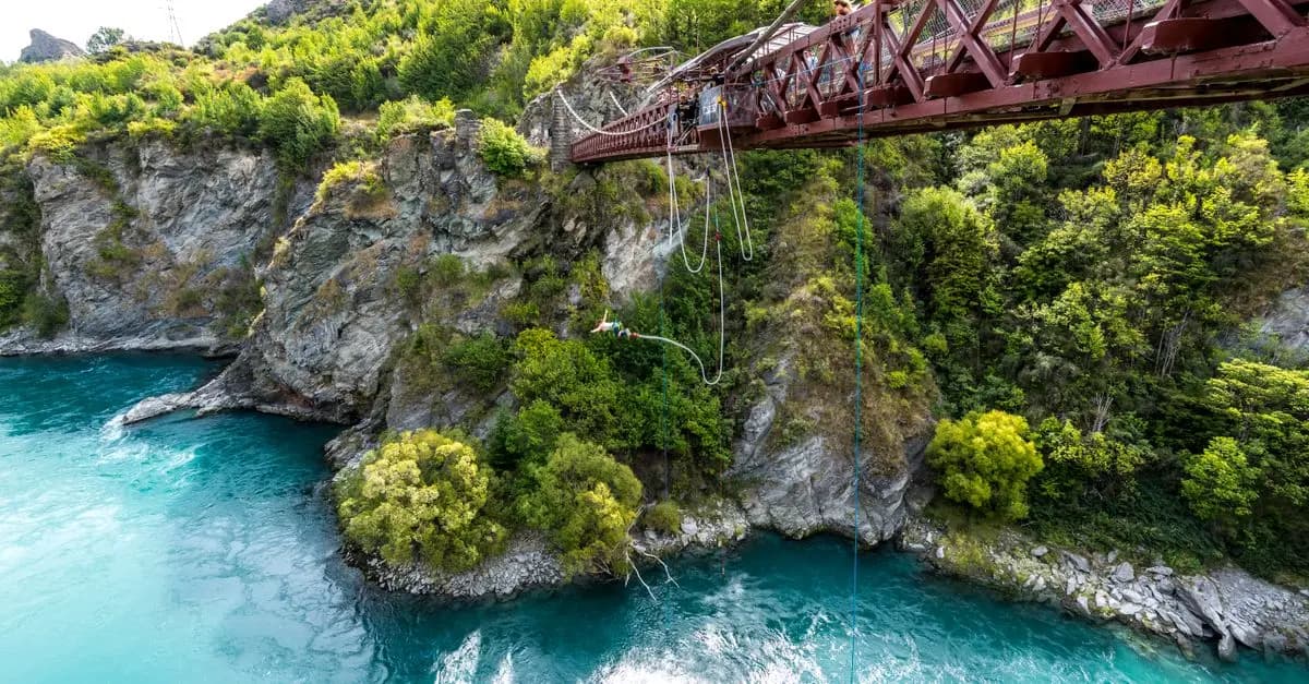 7 Erreurs à Éviter avant un Saut à l’Élastique