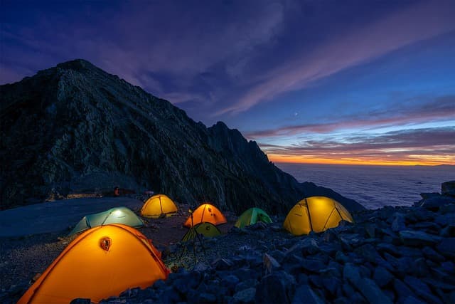 Top 10 des Destinations Insoupçonnées pour des Sensations Fortes